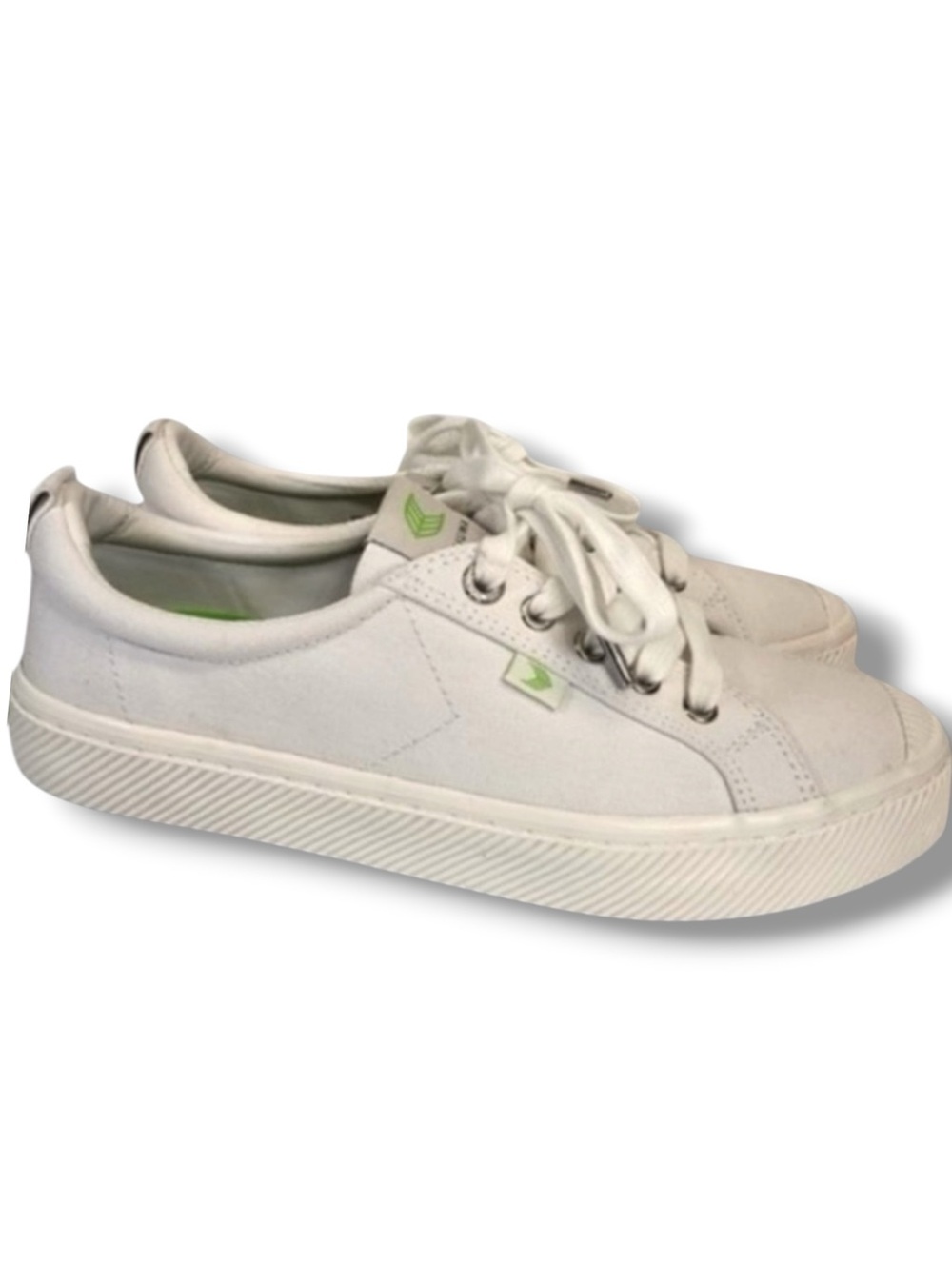 Cariuma OCA Low Suede Sneaker Off White Lace Up Skate Shoe Womens 8.5